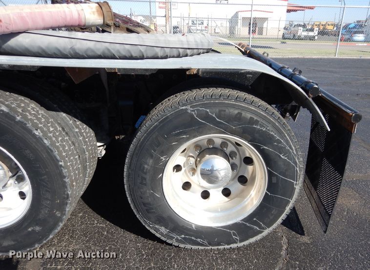 image for item GS9779 2013 Western Star 4900SB semi truck