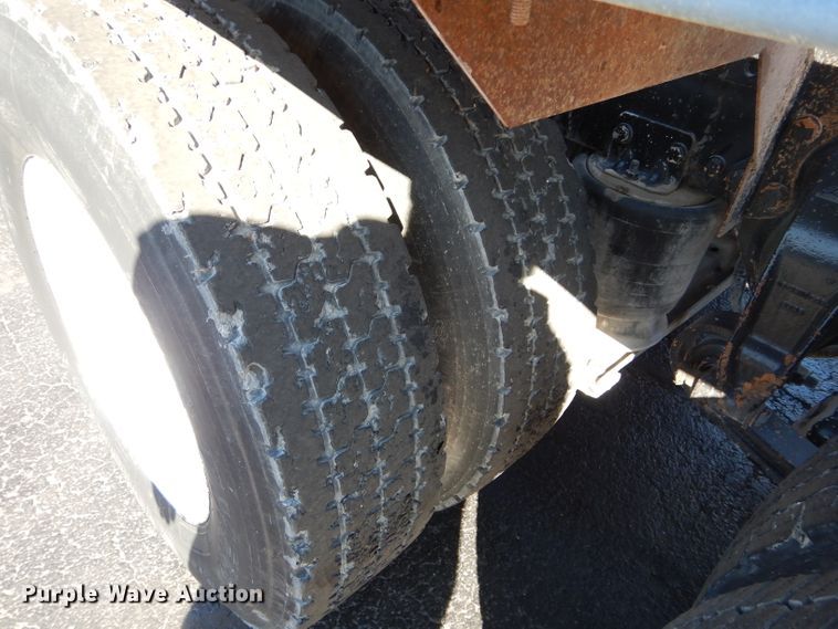 image for item GS9779 2013 Western Star 4900SB semi truck