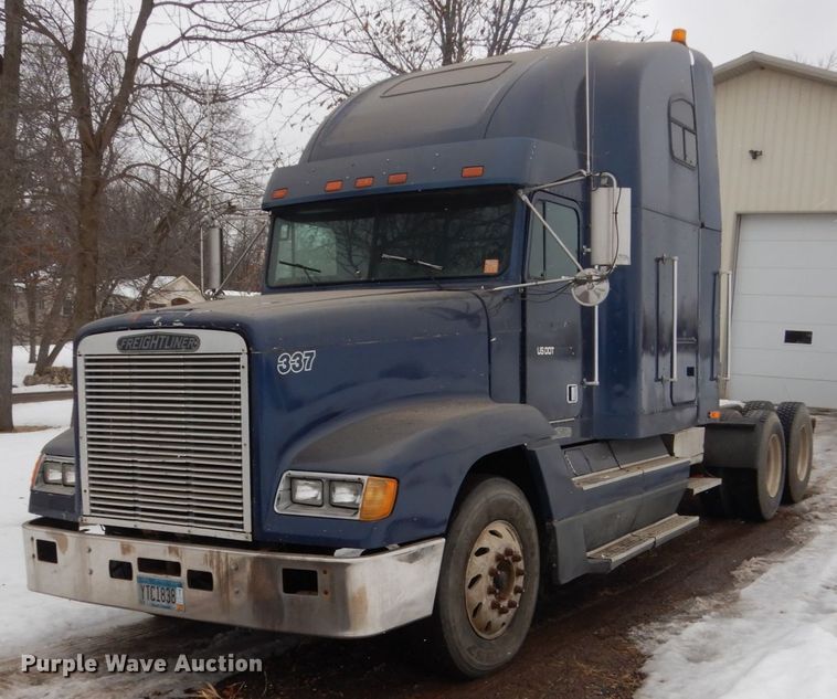 image for item GW9577 1995 Freightliner FLD semi truck