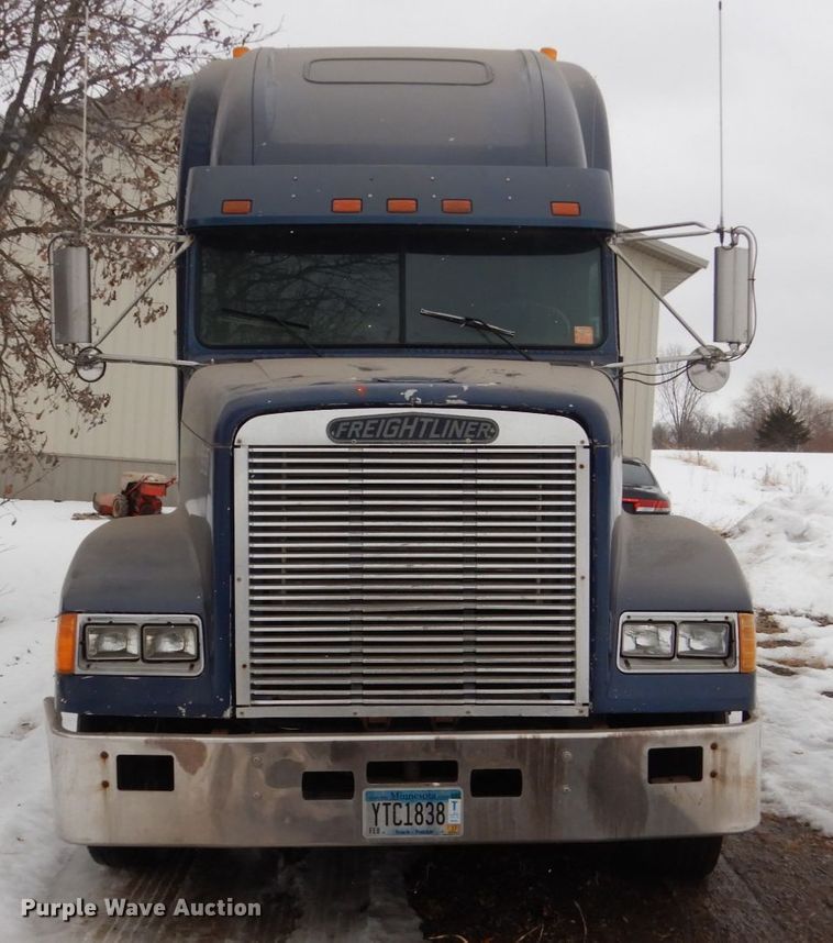image for item GW9577 1995 Freightliner FLD semi truck