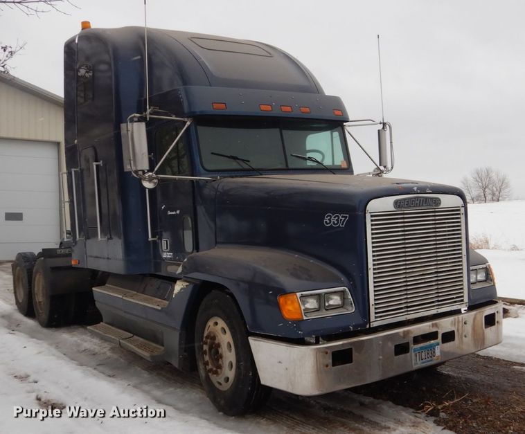 image for item GW9577 1995 Freightliner FLD semi truck