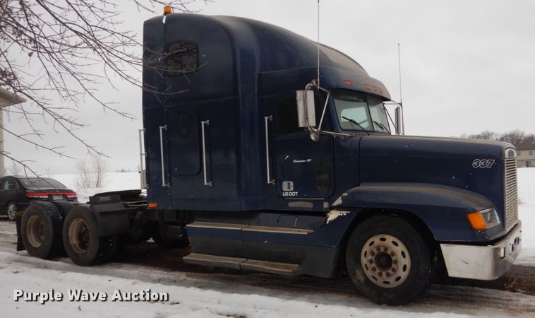 image for item GW9577 1995 Freightliner FLD semi truck