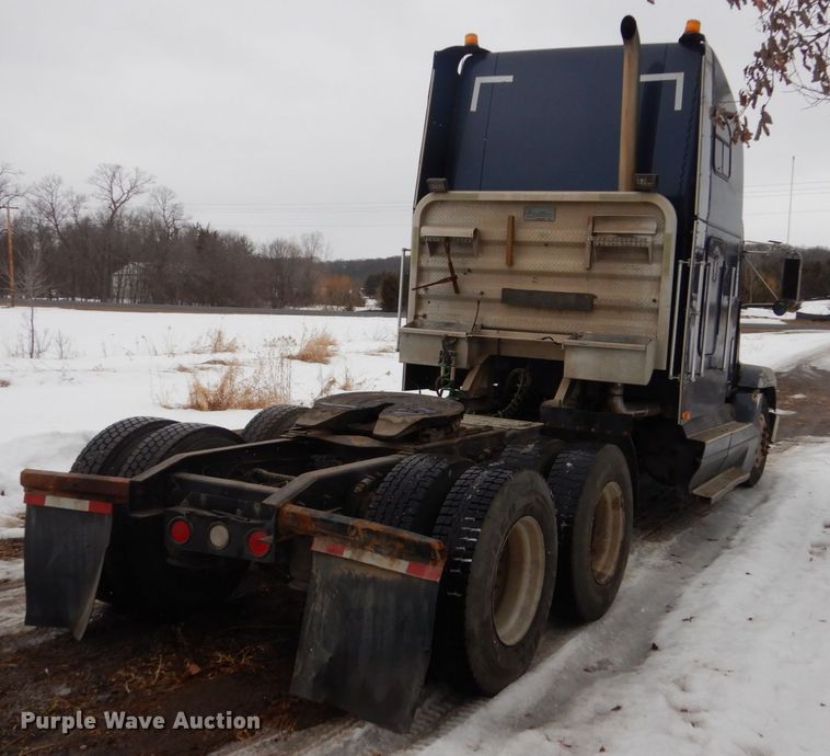 image for item GW9577 1995 Freightliner FLD semi truck