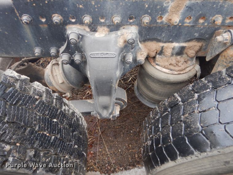 image for item GW9577 1995 Freightliner FLD semi truck