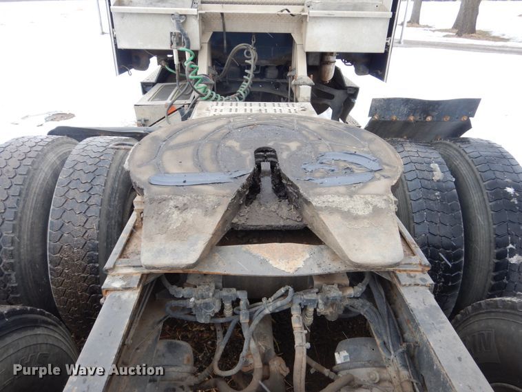 image for item GW9577 1995 Freightliner FLD semi truck