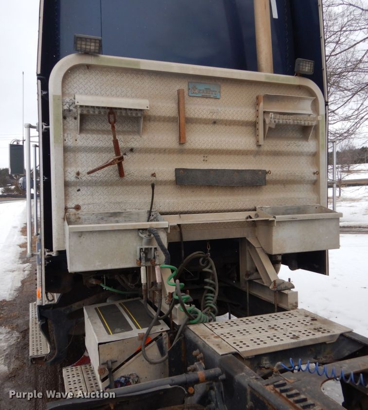 image for item GW9577 1995 Freightliner FLD semi truck