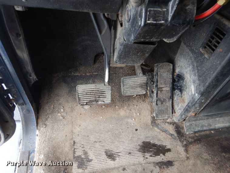 image for item GW9577 1995 Freightliner FLD semi truck