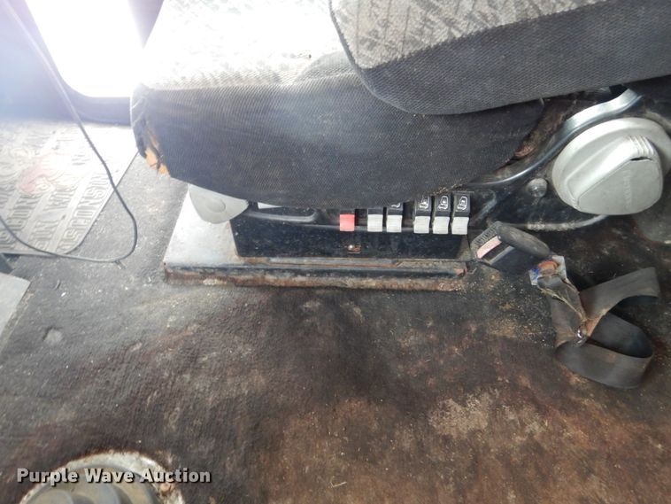 image for item GW9577 1995 Freightliner FLD semi truck