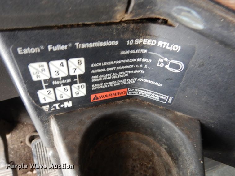 image for item GW9577 1995 Freightliner FLD semi truck