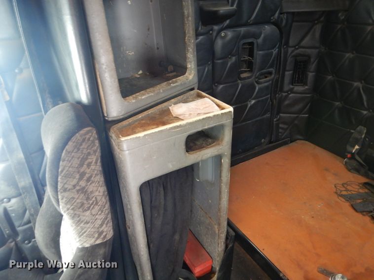 image for item GW9577 1995 Freightliner FLD semi truck