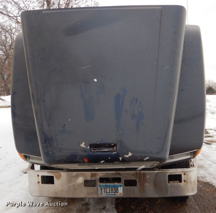 image for item GW9577 1995 Freightliner FLD semi truck