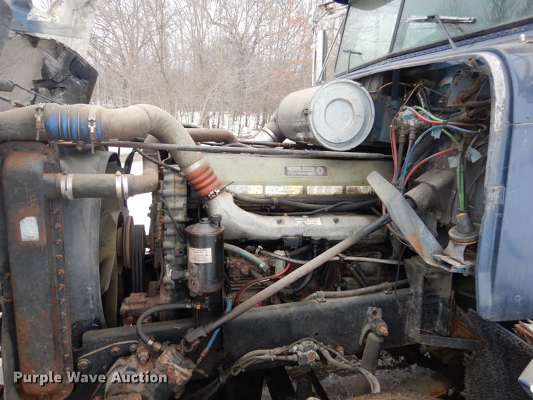 image for item GW9577 1995 Freightliner FLD semi truck