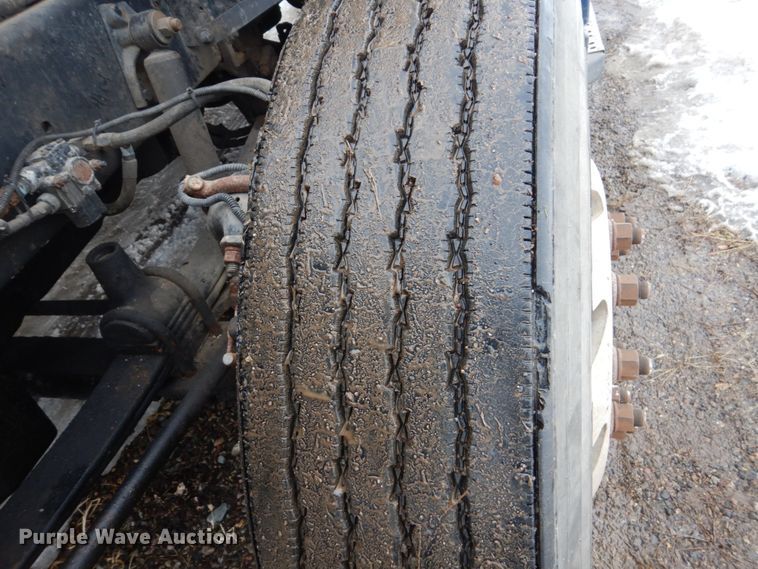 image for item GW9577 1995 Freightliner FLD semi truck