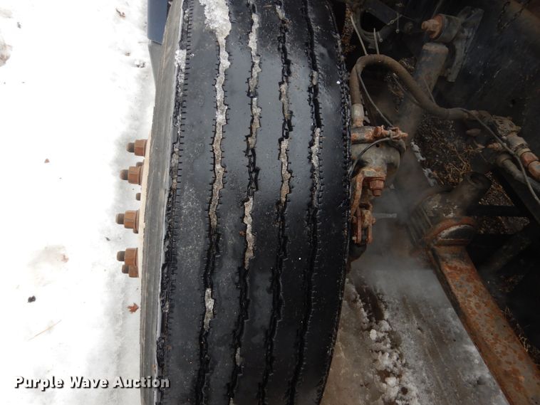 image for item GW9577 1995 Freightliner FLD semi truck