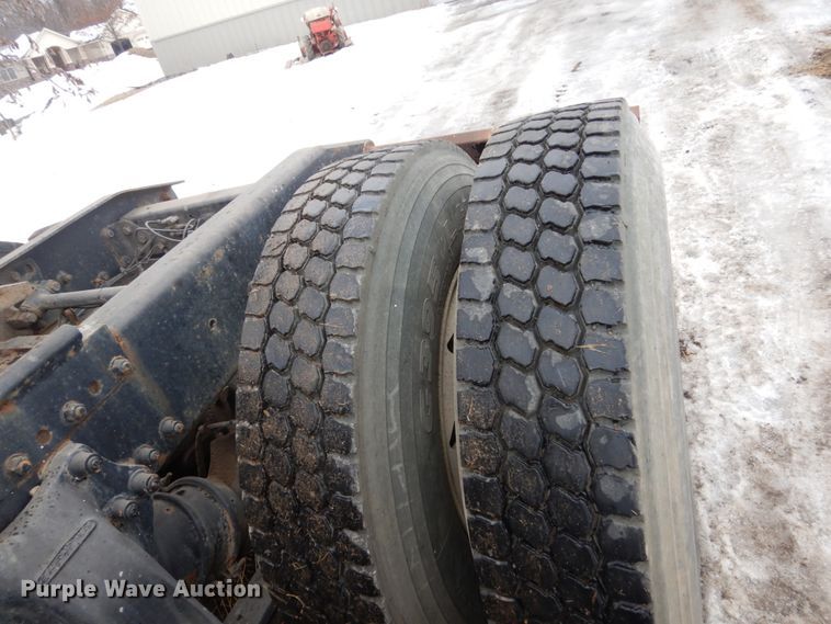 image for item GW9577 1995 Freightliner FLD semi truck