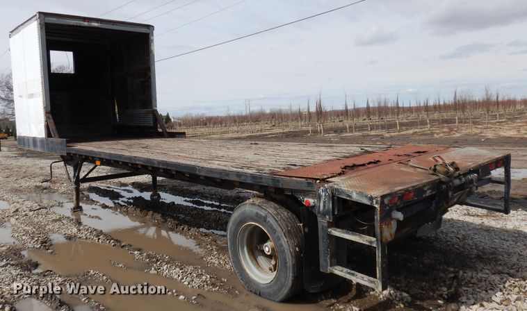 image for item GX9967 1991 Stoughton AVW345SWEDGE flatbed trailer
