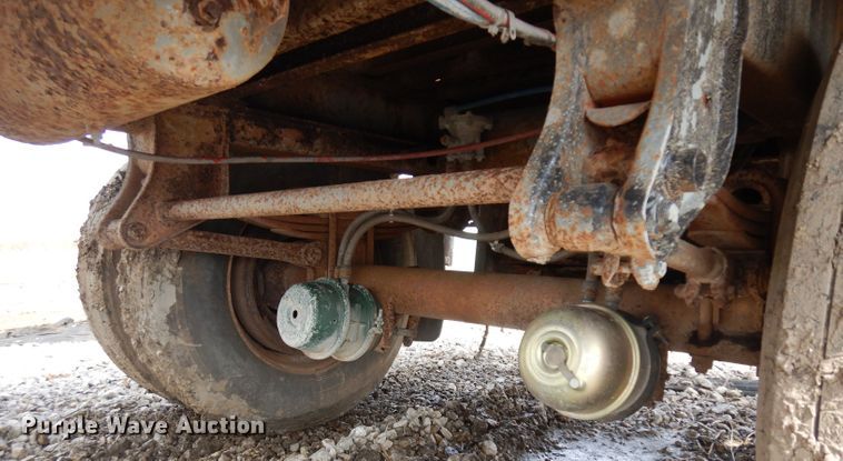 image for item GX9967 1991 Stoughton AVW345SWEDGE flatbed trailer