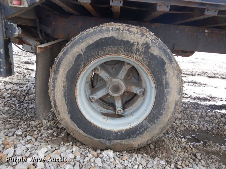 image for item GX9967 1991 Stoughton AVW345SWEDGE flatbed trailer