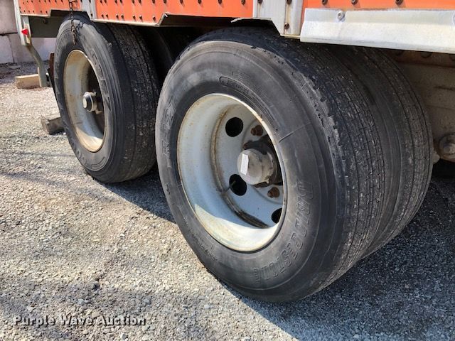 image for item H1322 1996 Wabash dry van trailer