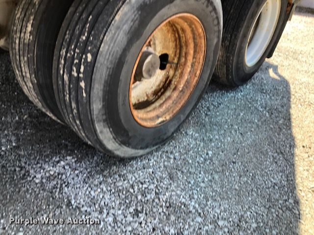 image for item H1322 1996 Wabash dry van trailer