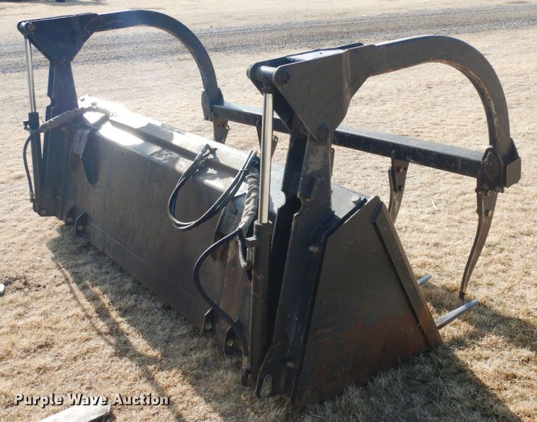 image for item DJ3009 2006 New Holland TV145 bi-directional 4WD tractor