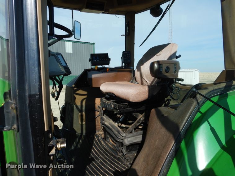 image for item DJ3013 2002 John Deere 8520 MFWD tractor