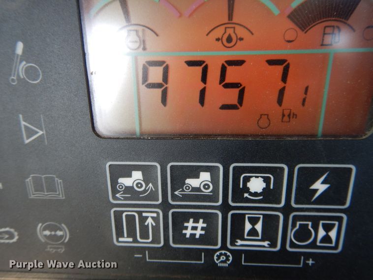 image for item DJ3013 2002 John Deere 8520 MFWD tractor