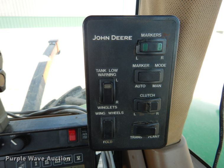image for item DJ3013 2002 John Deere 8520 MFWD tractor