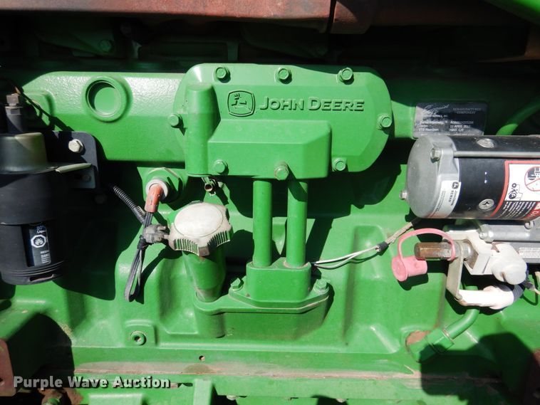 image for item DJ3013 2002 John Deere 8520 MFWD tractor