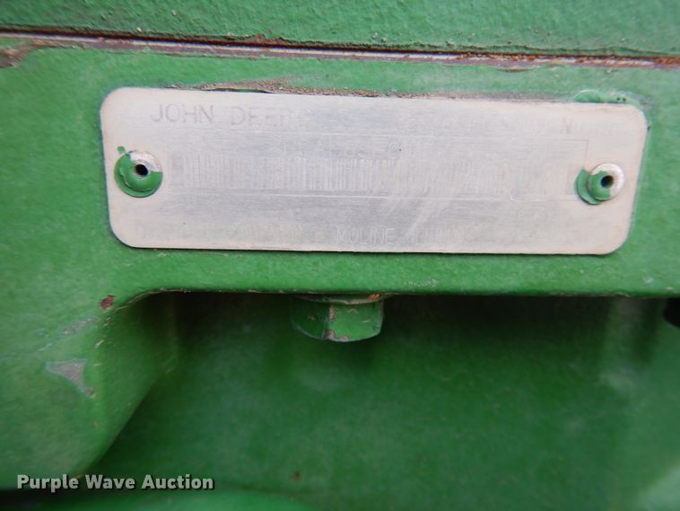 image for item DJ3013 2002 John Deere 8520 MFWD tractor