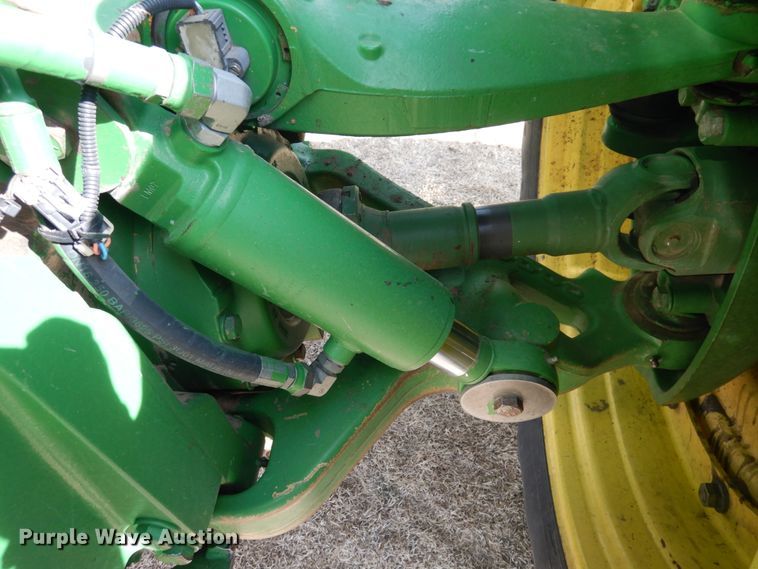 image for item DJ3013 2002 John Deere 8520 MFWD tractor