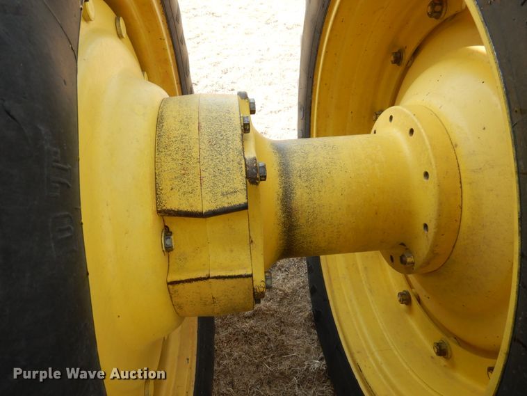 image for item DJ3013 2002 John Deere 8520 MFWD tractor