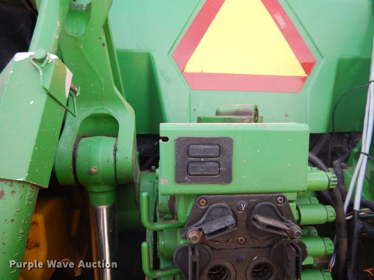 image for item DJ3013 2002 John Deere 8520 MFWD tractor