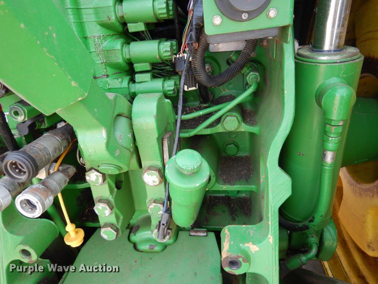 image for item DJ3013 2002 John Deere 8520 MFWD tractor