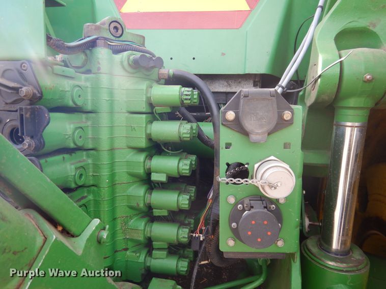 image for item DJ3013 2002 John Deere 8520 MFWD tractor