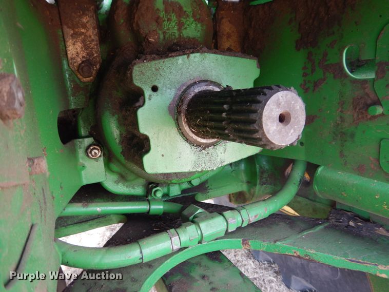 image for item DJ3013 2002 John Deere 8520 MFWD tractor