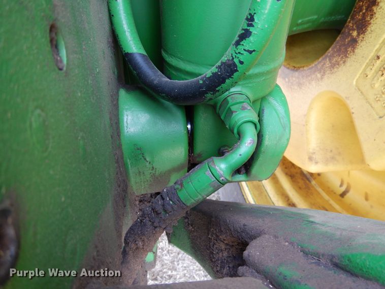 image for item DJ3013 2002 John Deere 8520 MFWD tractor