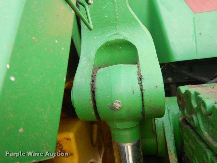 image for item DJ3013 2002 John Deere 8520 MFWD tractor