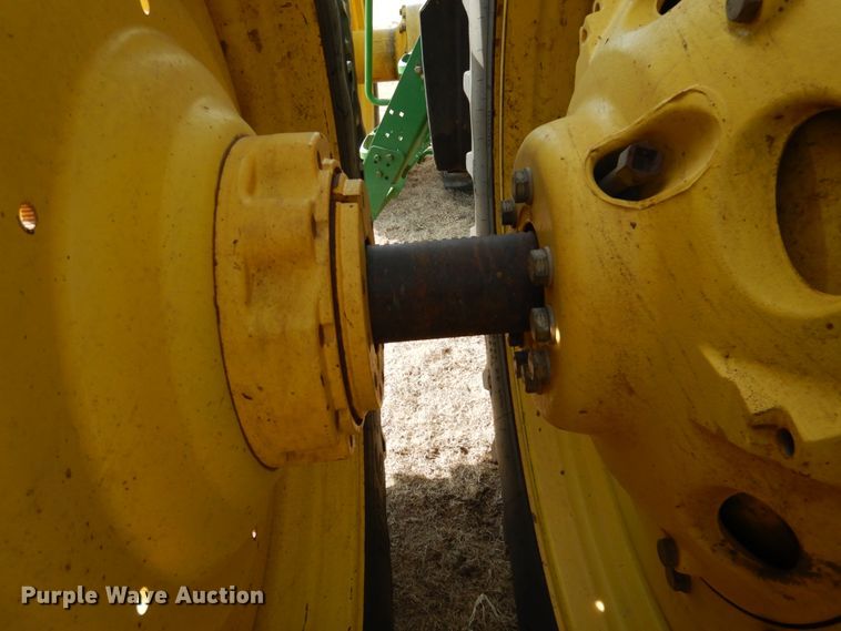 image for item DJ3013 2002 John Deere 8520 MFWD tractor