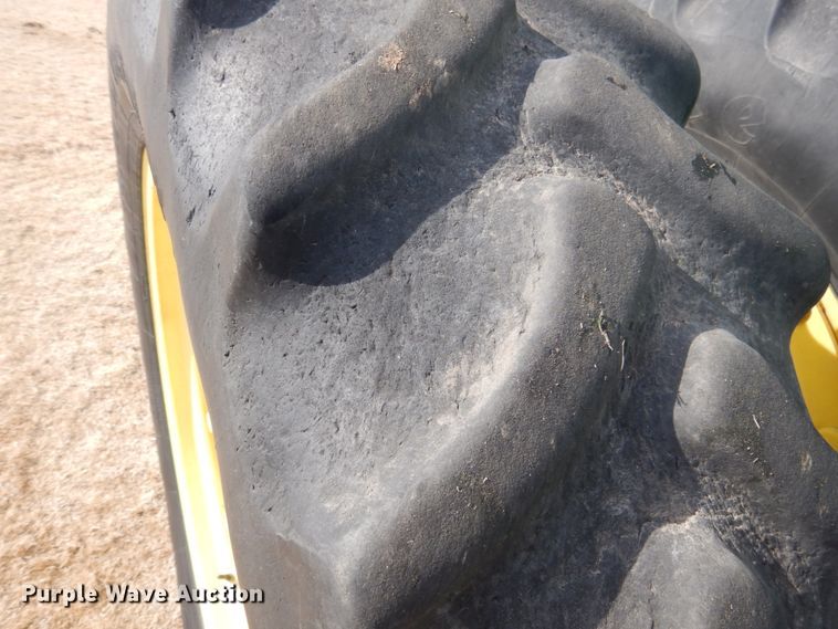 image for item DJ3013 2002 John Deere 8520 MFWD tractor