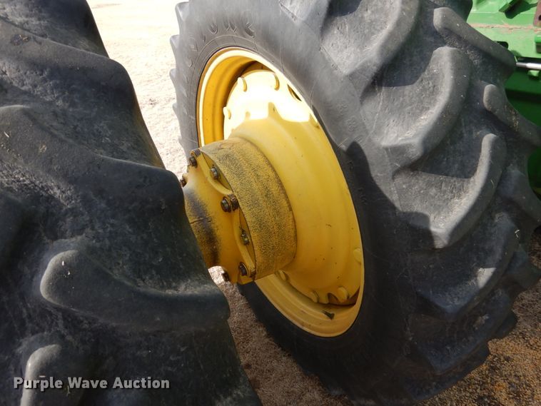 image for item DJ3013 2002 John Deere 8520 MFWD tractor