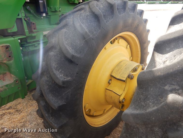 image for item DJ3013 2002 John Deere 8520 MFWD tractor