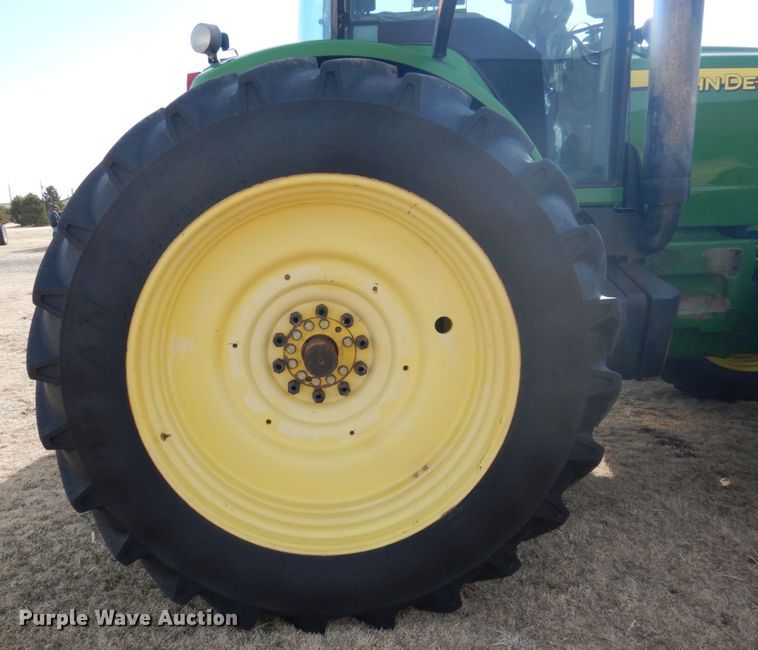 image for item DJ3013 2002 John Deere 8520 MFWD tractor