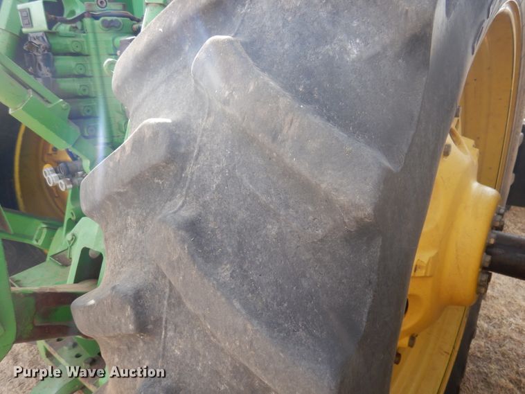 image for item DJ3013 2002 John Deere 8520 MFWD tractor