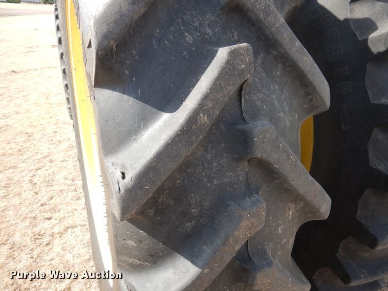 image for item DJ3013 2002 John Deere 8520 MFWD tractor