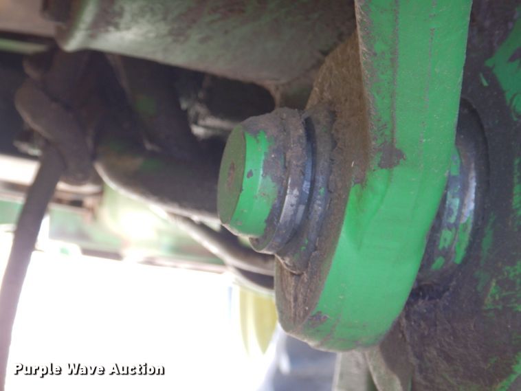 image for item DJ3013 2002 John Deere 8520 MFWD tractor