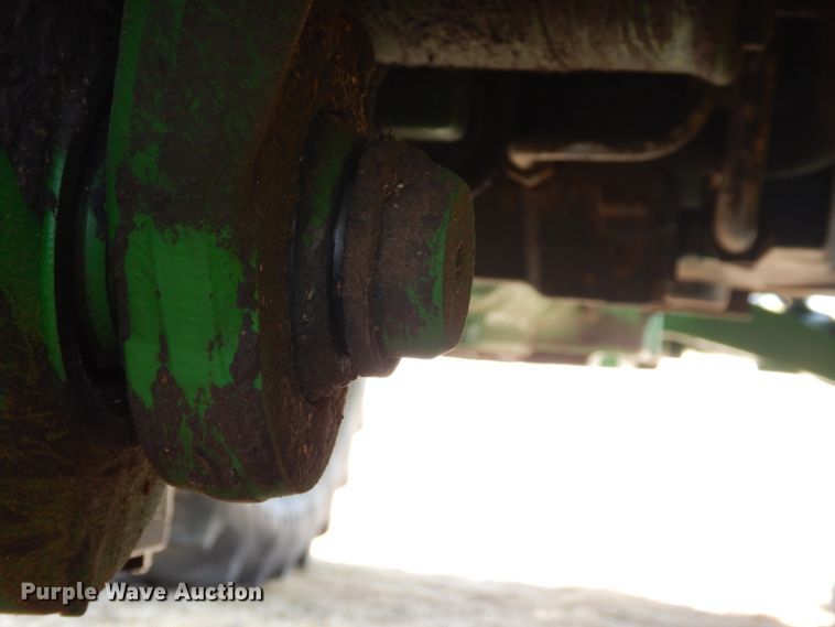 image for item DJ3013 2002 John Deere 8520 MFWD tractor