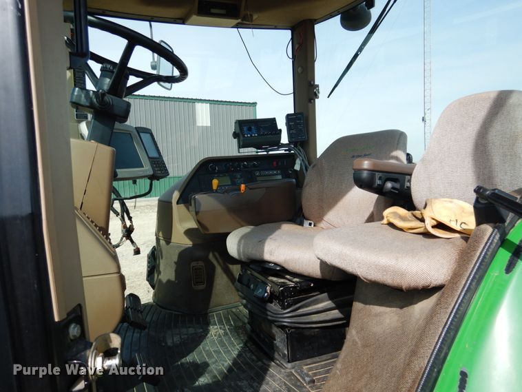 image for item DJ3015 2005 John Deere 8520 MFWD tractor