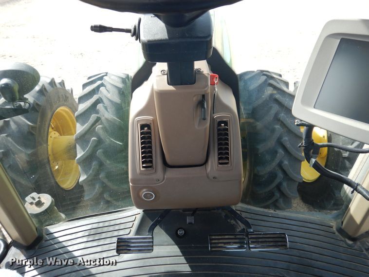 image for item DJ3015 2005 John Deere 8520 MFWD tractor