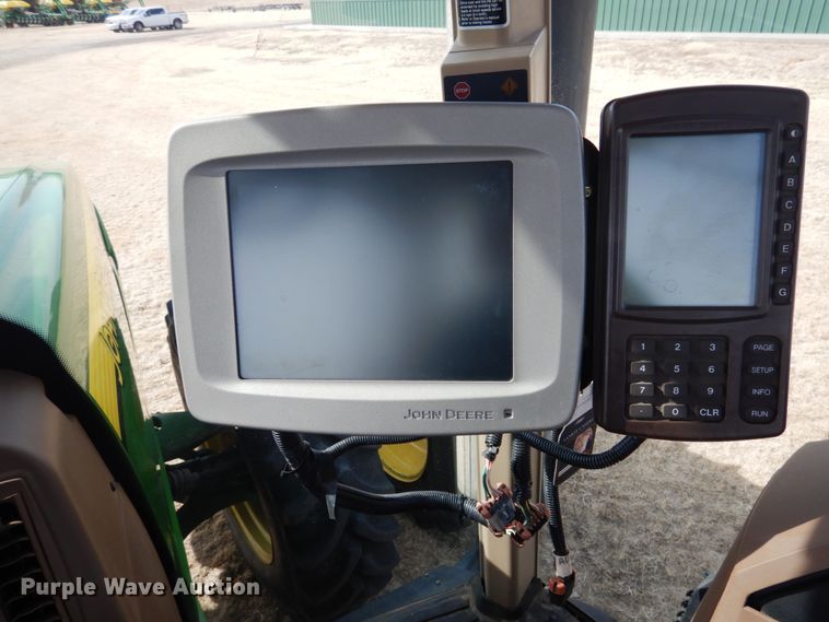 image for item DJ3015 2005 John Deere 8520 MFWD tractor